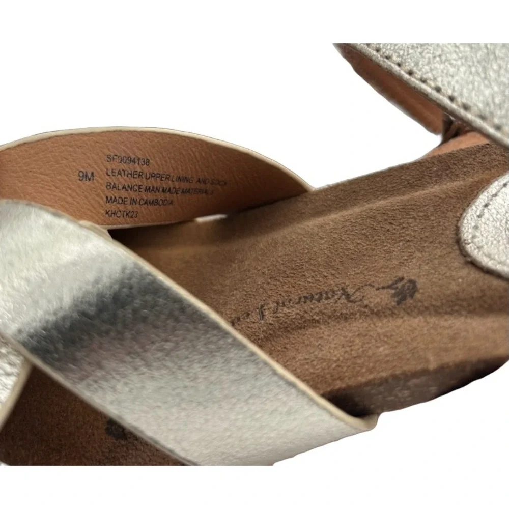 Naturalizer Wedge Sandals Women's Size 9 M Gold Metallic Leather Espadrille